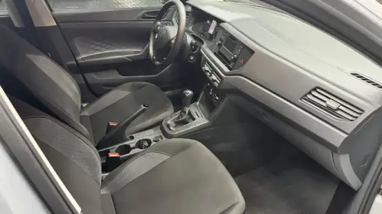 VOLKSWAGEN-POLO-2023