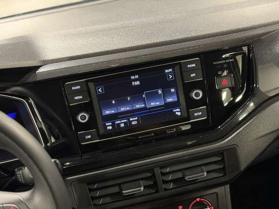 VOLKSWAGEN-POLO-2023