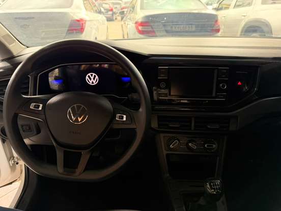 VOLKSWAGEN-POLO-2023