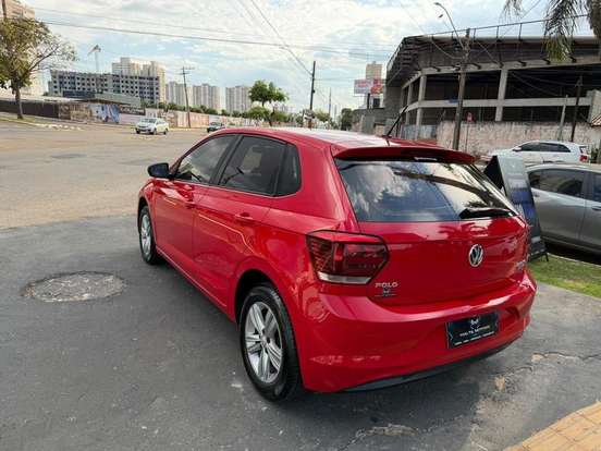 VOLKSWAGEN-POLO-2018