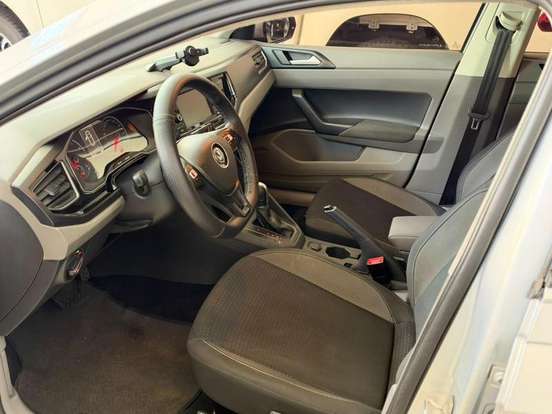 VOLKSWAGEN-POLO-1.0 200 TSI COMFORTLINE AUTOMÁTICO VOLKSWAGEN-POLO-2018