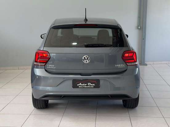 VOLKSWAGEN-POLO-2018