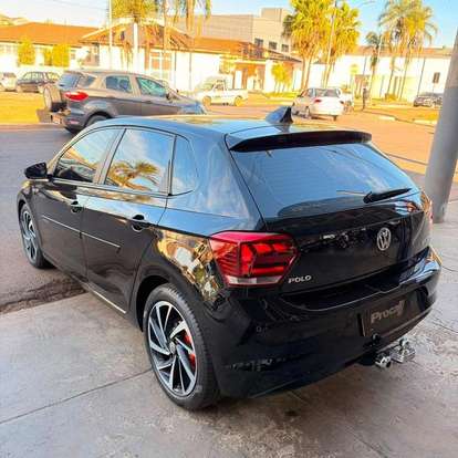 VOLKSWAGEN-POLO-2021