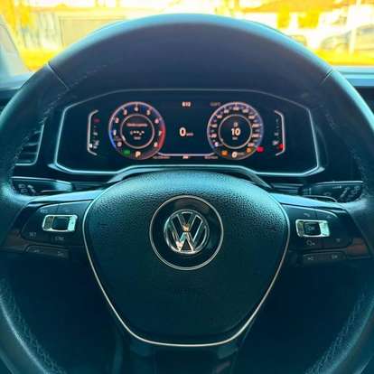 VOLKSWAGEN-POLO-2021