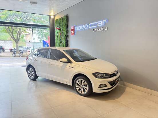 VOLKSWAGEN-POLO-2018