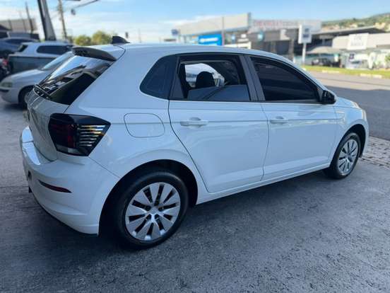VOLKSWAGEN-POLO-2023