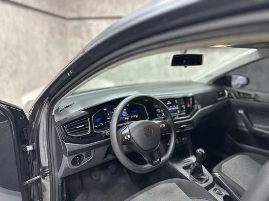 VOLKSWAGEN-POLO-2023