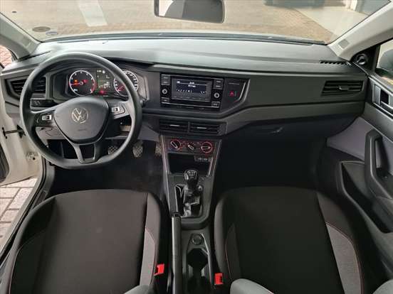 VOLKSWAGEN-POLO-2024