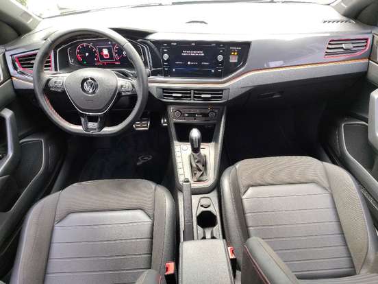 VOLKSWAGEN-POLO-2020