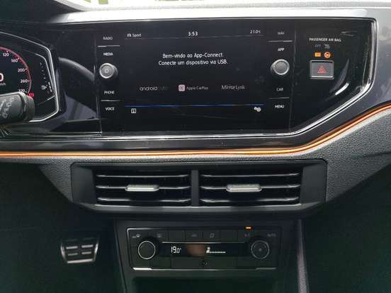 VOLKSWAGEN-POLO-2020