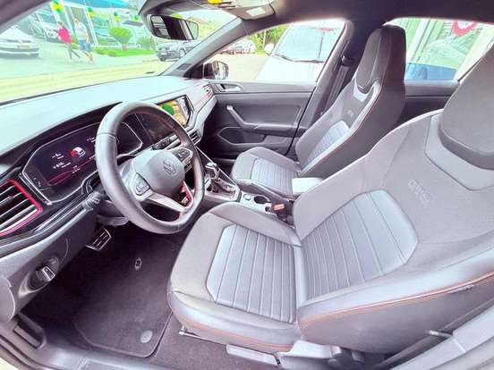 VOLKSWAGEN-POLO-2023