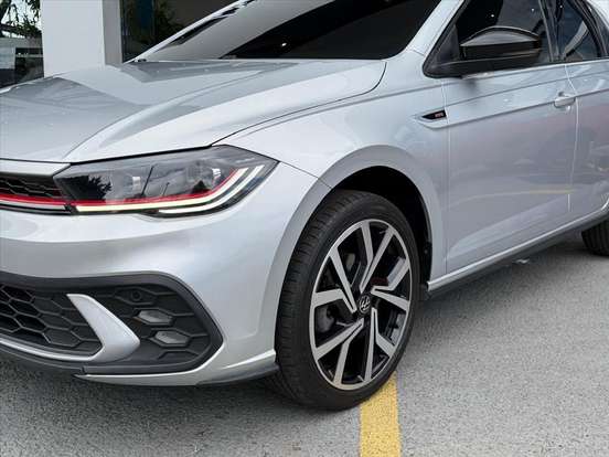 VOLKSWAGEN-POLO-2024