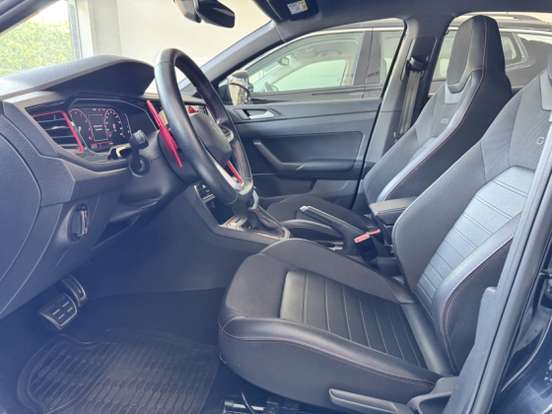 VOLKSWAGEN-POLO-2023