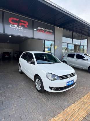 VOLKSWAGEN-POLO-2013