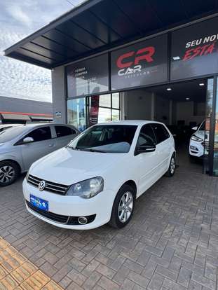 VOLKSWAGEN-POLO-2013