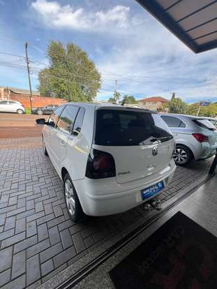 VOLKSWAGEN-POLO-2013