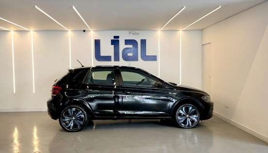 VOLKSWAGEN-POLO-2018