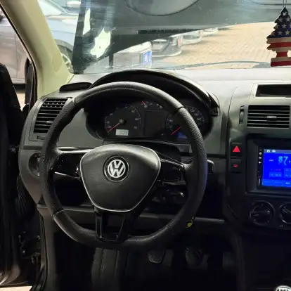 VOLKSWAGEN-POLO SEDAN-2006