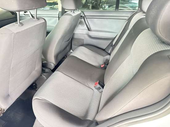 VOLKSWAGEN-POLO SEDAN-2012
