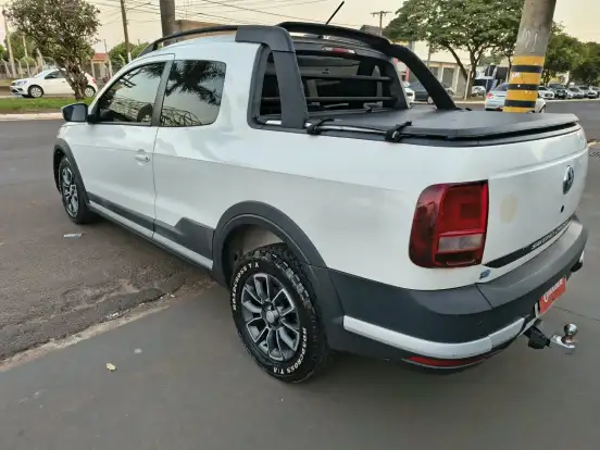 VOLKSWAGEN-SAVEIRO-2016