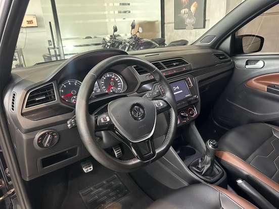 VOLKSWAGEN-SAVEIRO-2021
