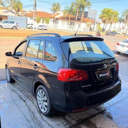 VOLKSWAGEN-SPACEFOX-2010
