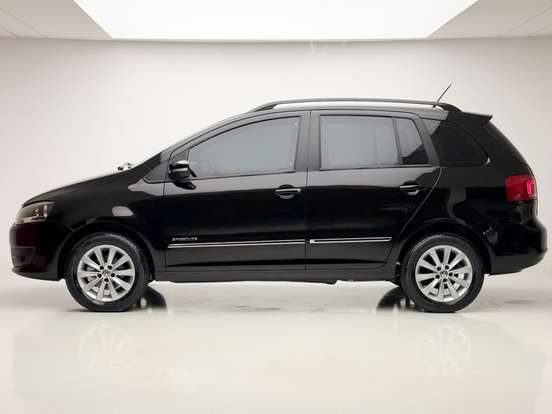 VOLKSWAGEN-SPACEFOX-2011