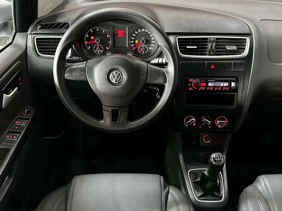 VOLKSWAGEN-SPACEFOX-2012