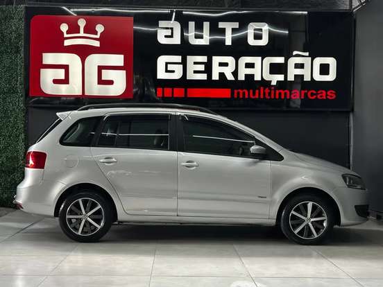 VOLKSWAGEN-SPACEFOX-2012