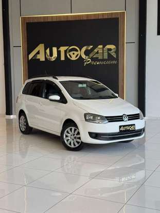 VOLKSWAGEN-SPACEFOX-2010