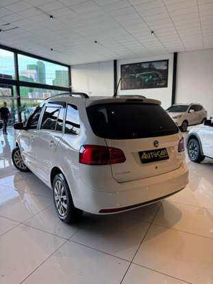 VOLKSWAGEN-SPACEFOX-2010