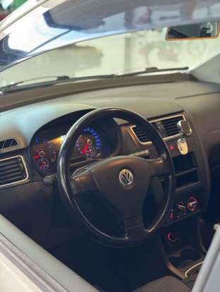 VOLKSWAGEN-SPACEFOX-2010