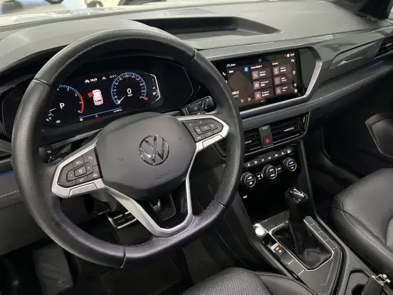 VOLKSWAGEN-TAOS-2021
