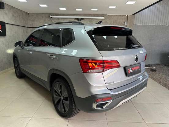 VOLKSWAGEN-TAOS-1.4 250 TSI TOTAL FLEX COMFORTLINE AUTOMÁTICO VOLKSWAGEN-TAOS-2024