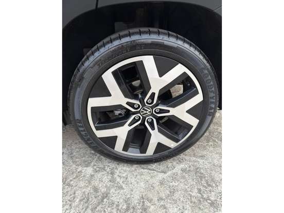 VOLKSWAGEN-TAOS-2023