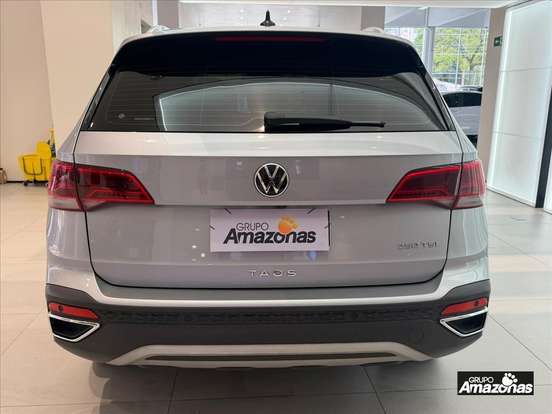 VOLKSWAGEN-TAOS-2021
