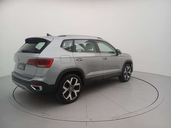 VOLKSWAGEN-TAOS-2024