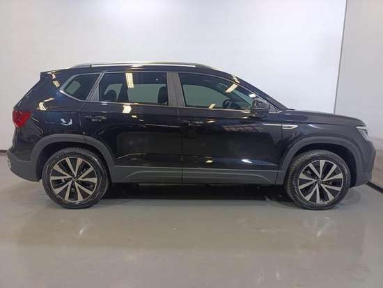VOLKSWAGEN-TAOS-2022