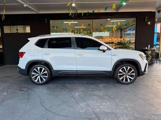 VOLKSWAGEN-TAOS-1.4 250 TSI TOTAL FLEX HIGHLINE AUTOMÁTICO VOLKSWAGEN-TAOS-2023