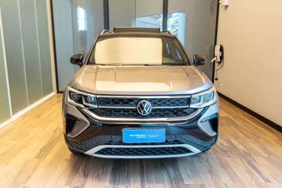 VOLKSWAGEN-TAOS-2022