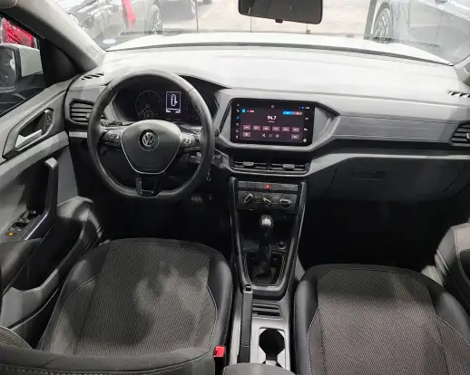 VOLKSWAGEN-T-CROSS-2021
