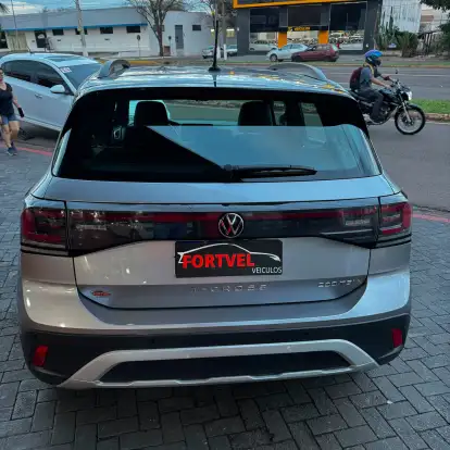 VOLKSWAGEN-T-CROSS-2024
