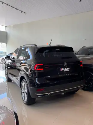 VOLKSWAGEN-T-CROSS-2021