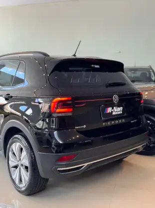 VOLKSWAGEN-T-CROSS-2021