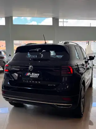 VOLKSWAGEN-T-CROSS-2021