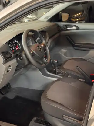 VOLKSWAGEN-T-CROSS-2020