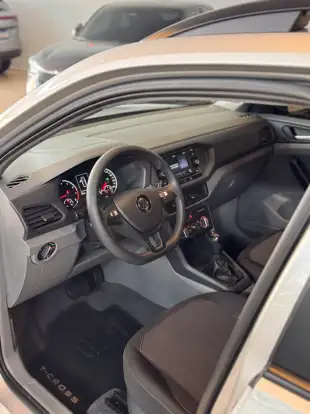 VOLKSWAGEN-T-CROSS-2020