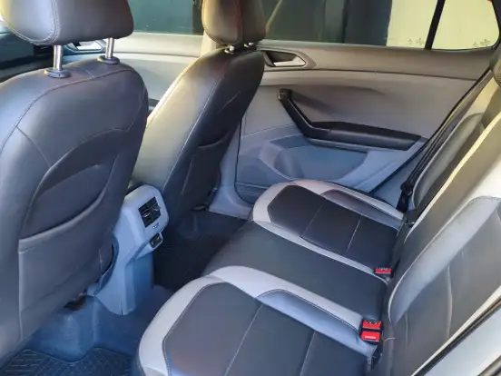 VOLKSWAGEN-T-CROSS-2020