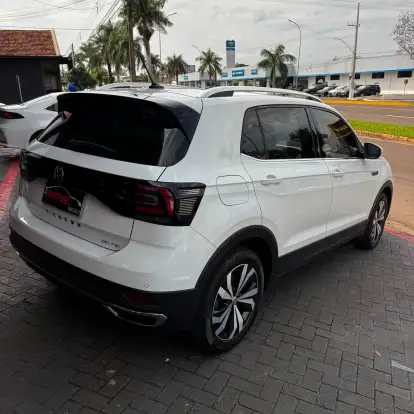 VOLKSWAGEN-T-CROSS-2020