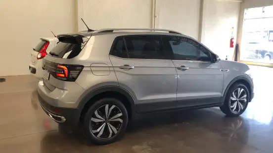 VOLKSWAGEN-T-CROSS-1.4 250 TSI TOTAL FLEX HIGHLINE AUTOMÁTICO VOLKSWAGEN-T-CROSS-2024